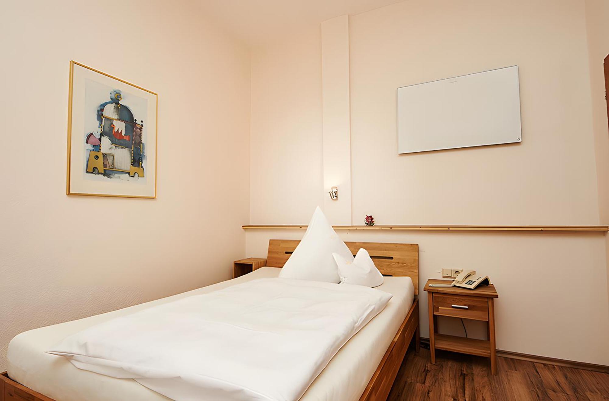 Vegan Hotel Und Restaurants Nicolay 1881 Целтинген-Рахтиг Екстериор снимка